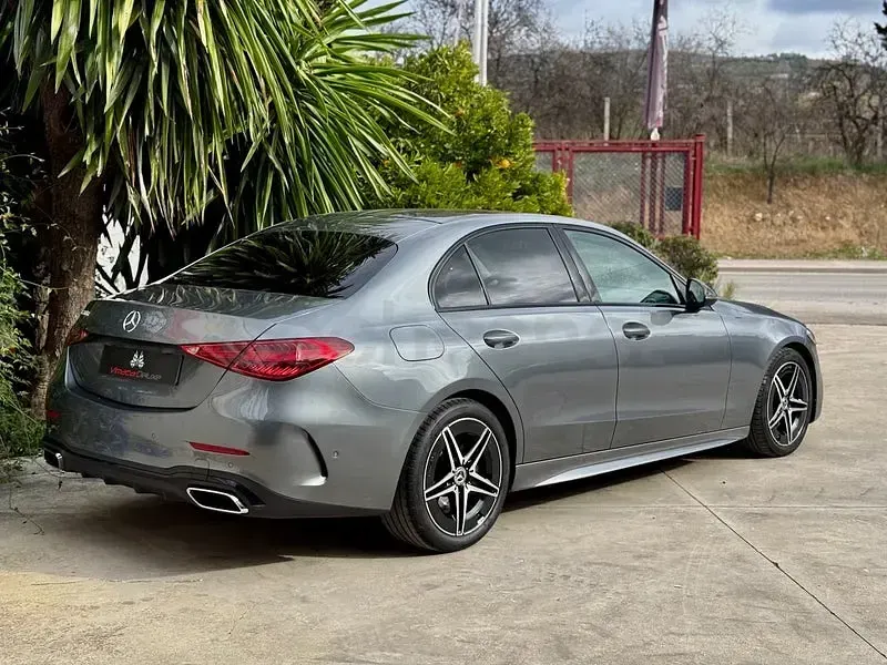 Usado Mercedes C200 163 CV (119 kW) 2025 Gris / plata Berlina