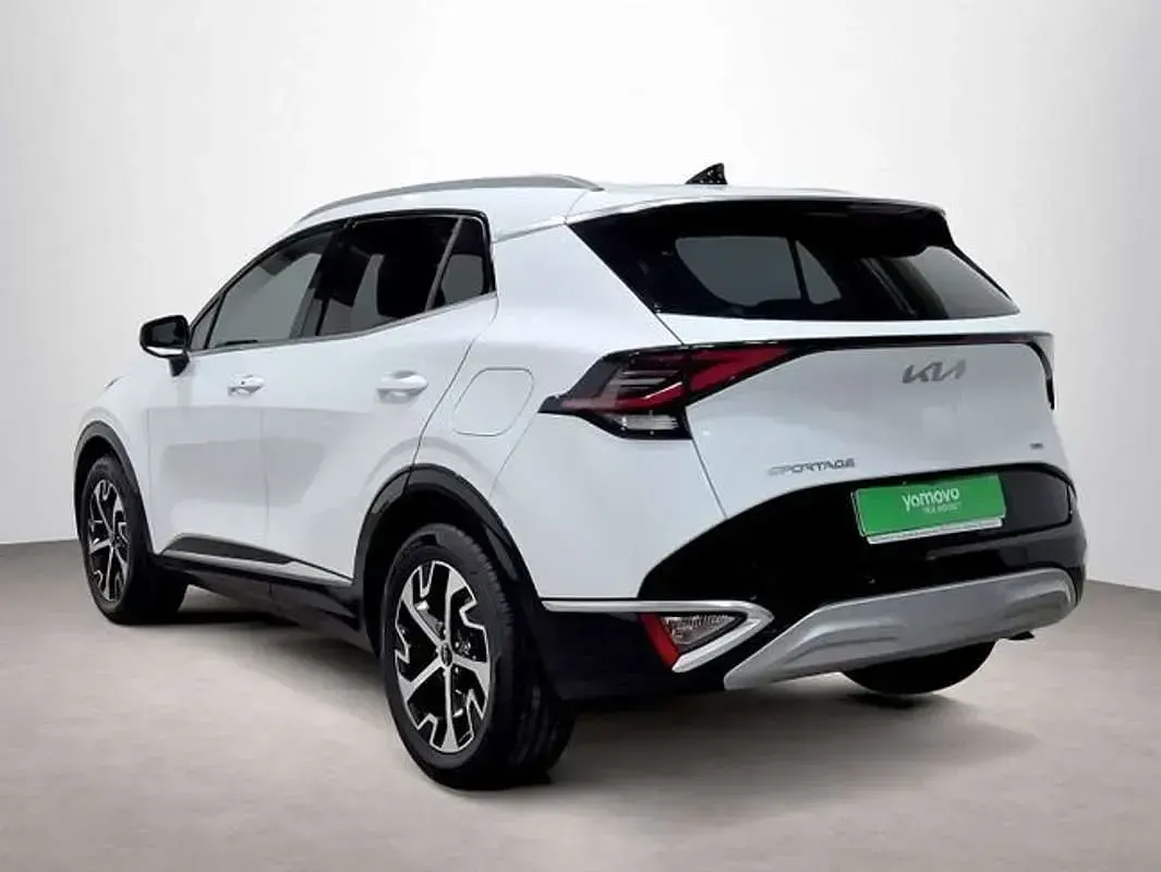 Usado Kia Sportage 239 CV (175 kW) 2024 Plateado SUV