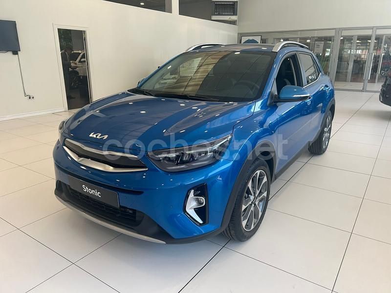 Blanco Nuevo 2025 Kia Stonic Style SUV | 24.519 € (Un poco caro) - Imagen 1/4