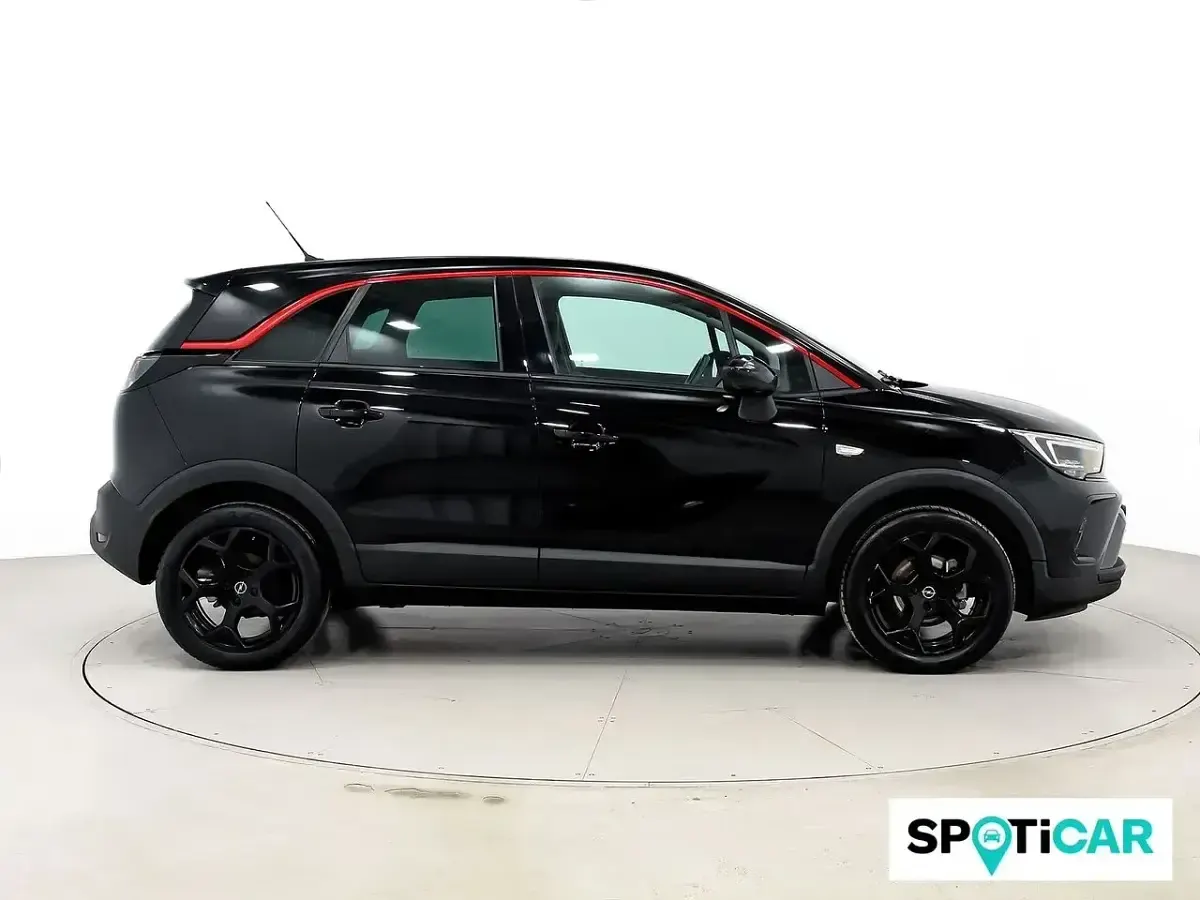 Usado Opel Crossland 110 CV (80 kW) 2023 Negro SUV