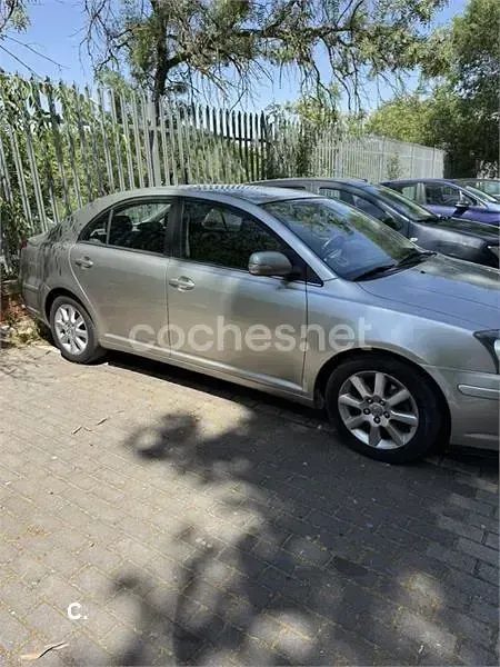 Usado Toyota Avensis Sol 150 CV (110 kW) 2006 Gris / plata Berlina