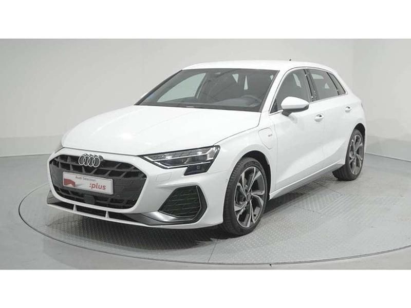 Usado Audi A3 Sportback e-tron S-Line 204 CV (150 kW) 2025 Blanco Utilitario