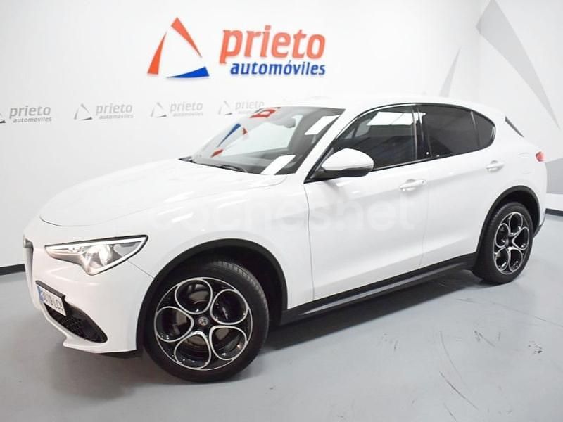 Blanco Usado 2019 Alfa Romeo Stelvio Executive SUV | 25.900 € (Precio justo) - Imagen 1/4