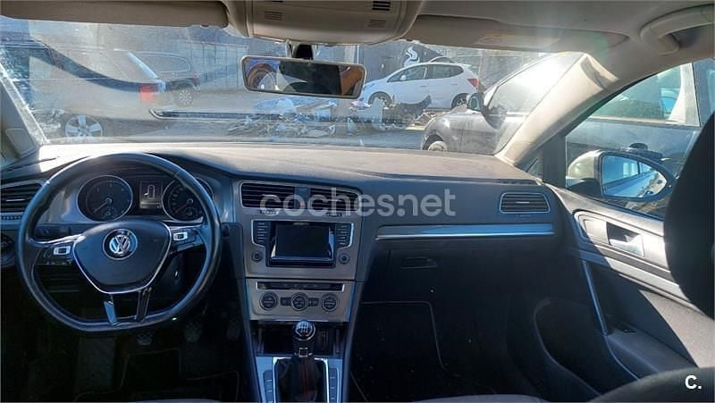 Usado VW Golf VII Business 110 CV (80 kW) 2014 Gris / plata Berlina