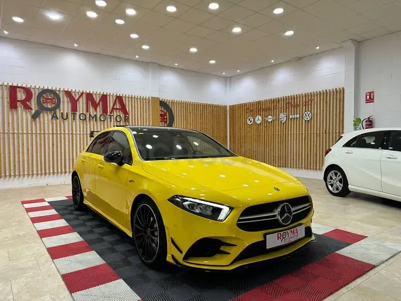 Usado Mercedes A35 AMG 306 CV (225 kW) 2019 Amarillo Berlina