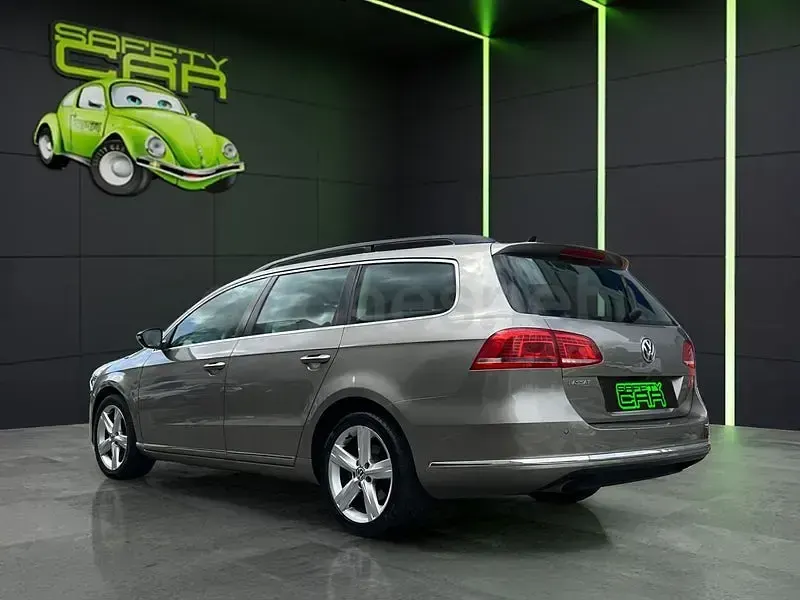 Usado VW Passat Exclusive 105 CV (77 kW) 2014 Marrón Familiar
