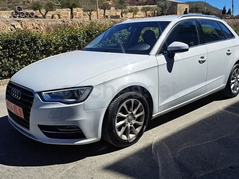 Usado Audi A3 Attraction 110 CV (80 kW) 2016 Blanco Berlina