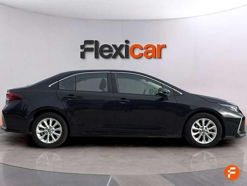 Usado Toyota Corolla Active 140 CV (102 kW) 2023 Negro Utilitario