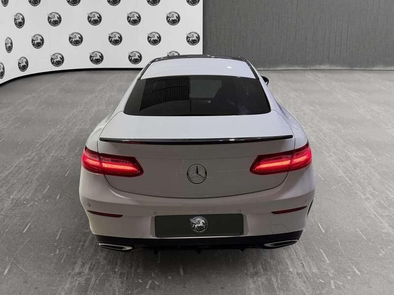 Usado Mercedes E220 194 CV (142 kW) 2019 Blanco Coupe