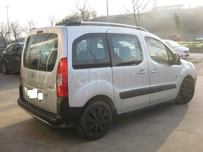 Usado Peugeot Partner Tepee Access 92 CV (67 kW) 2012 Gris / plata Monovolumen