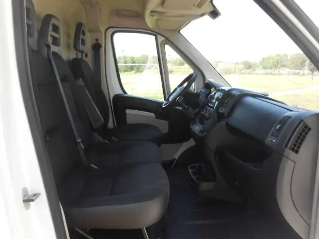 Usado Citroën Jumper 140 CV (102 kW) 2020 Blanco Monovolumen
