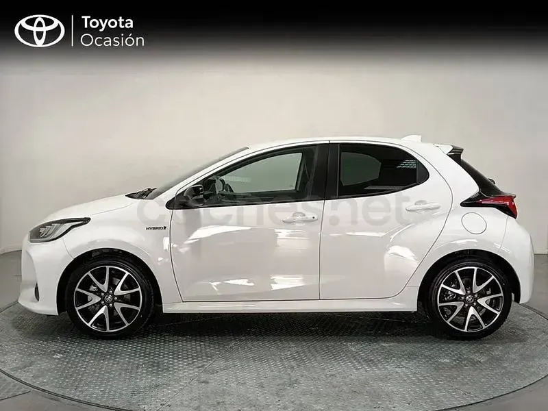 Usado Toyota Yaris Hybrid Style 116 CV (85 kW) 2021 Blanco Berlina