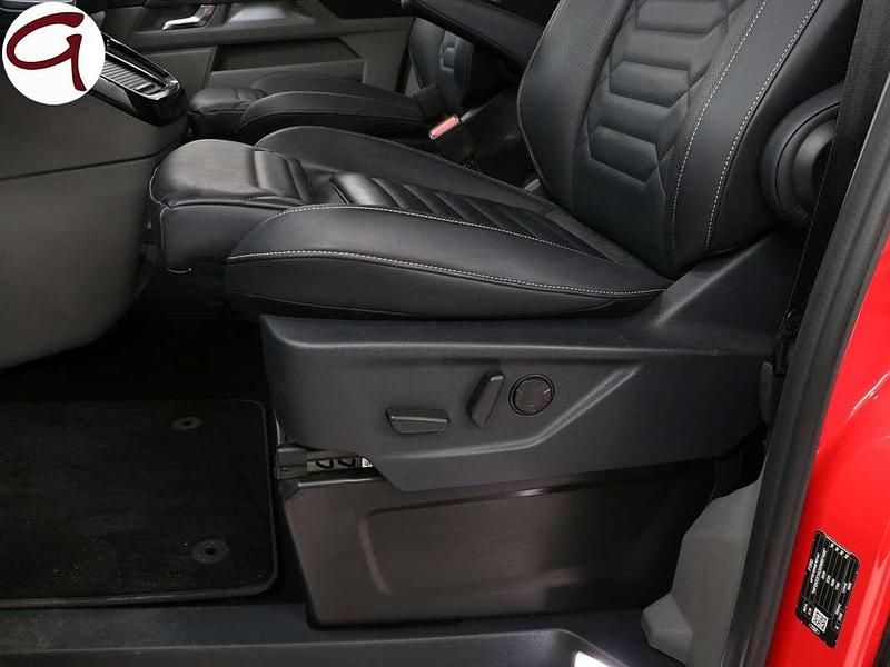 Usado Ford Tourneo Custom Titanium 170 CV (125 kW) 2024 Rojo Van