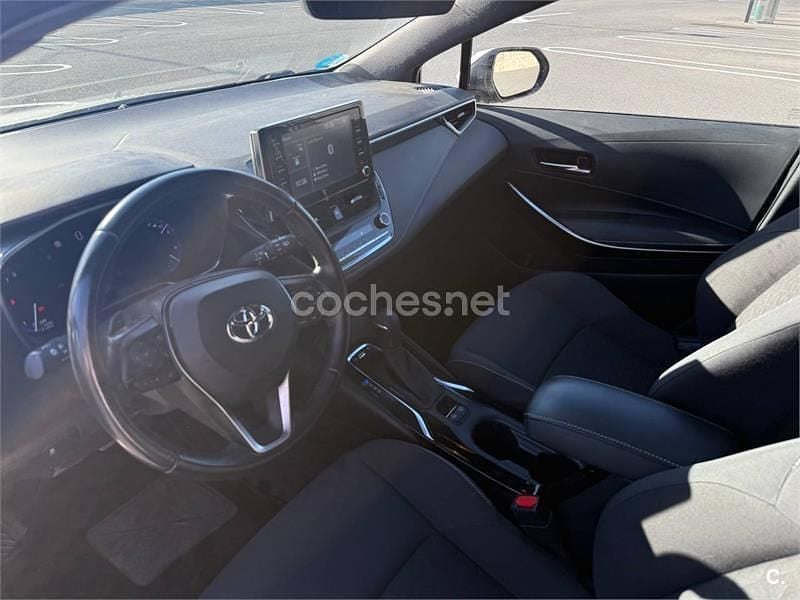 Usado Toyota Corolla Advance 180 CV (132 kW) 2020 Gris / plata Familiar