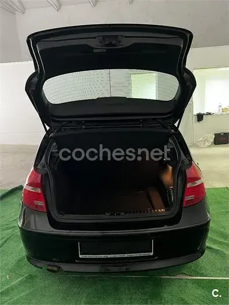 Usado BMW 118 143 CV (105 kW) 2009 Negro Utilitario