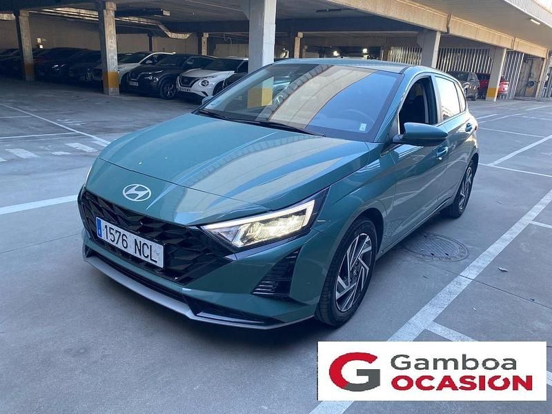 Usado Hyundai i20 100 CV (73 kW) 2025 Verde Utilitario