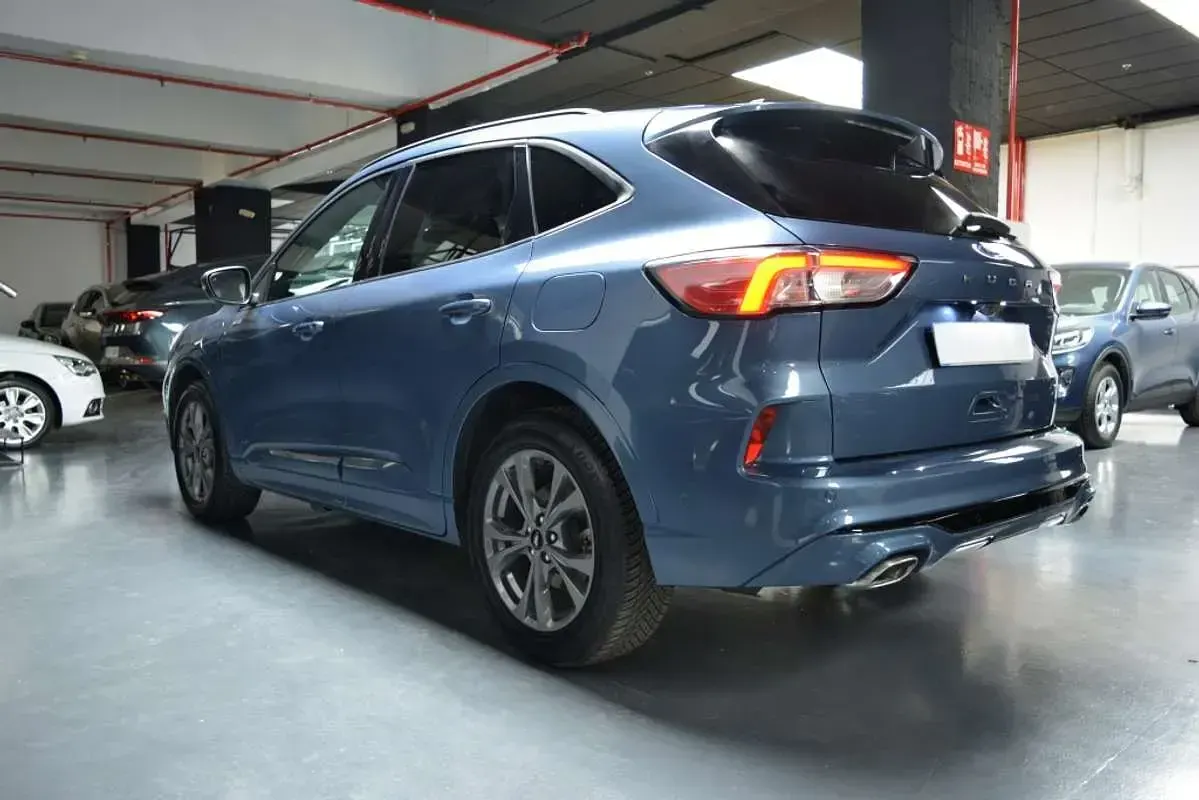 Usado Ford Kuga ST-Line X 226 CV (166 kW) 2020 Azul SUV