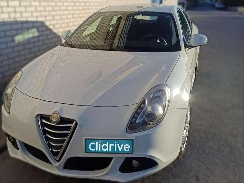 Usado Alfa Romeo Giulietta Distinctive 140 CV (102 kW) 2011 Blanco Utilitario