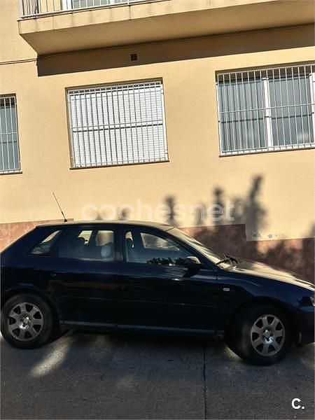 Usado Audi A3 Attraction 102 CV (75 kW) 2002 Azul Berlina