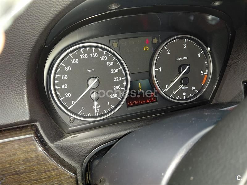 Usado BMW 318 143 CV (105 kW) 2011 Negro Berlina