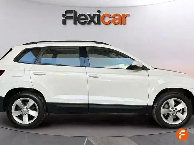 Usado Skoda Karoq Ambition 150 CV (110 kW) 2021 Blanco SUV