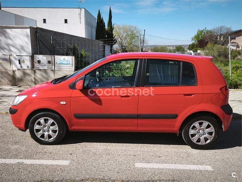 Usado Hyundai Getz 88 CV (64 kW) 2007 Rojo Utilitario