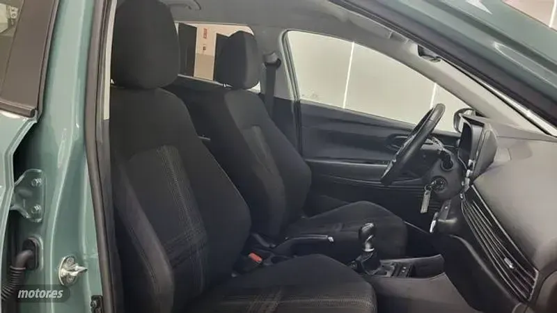 Usado Hyundai Bayon 84 CV (61 kW) 2023 Verde SUV