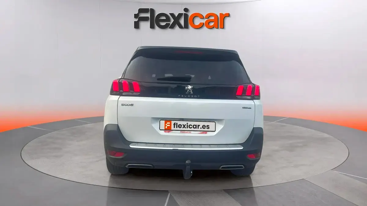 Usado Peugeot 5008 Active 131 CV (96 kW) 2019 Blanco SUV