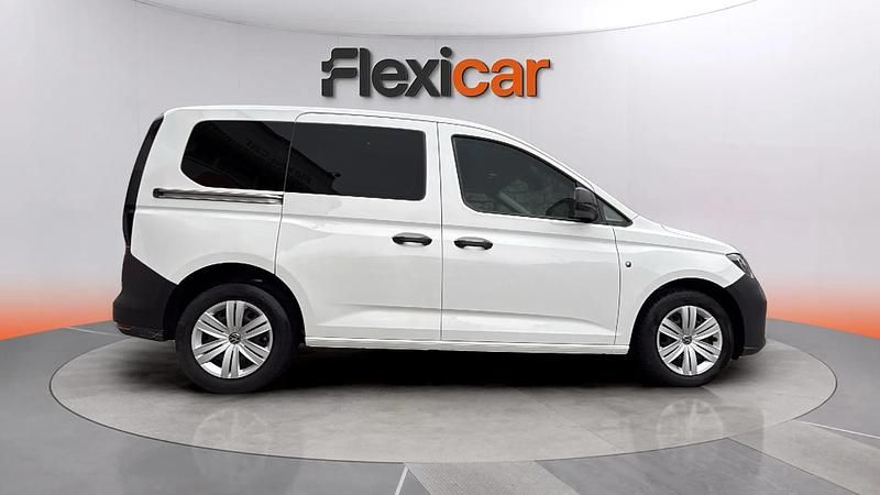 Usado VW Caddy California 102 CV (75 kW) 2023 Blanco Monovolumen