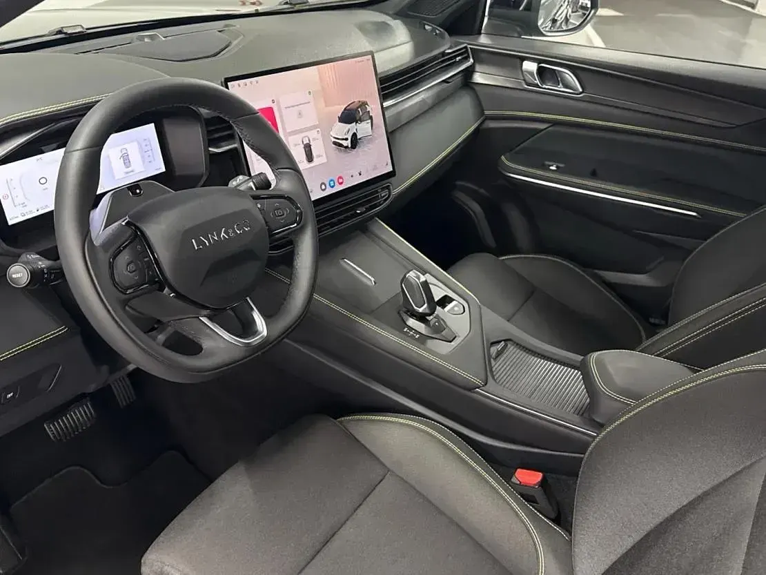 Usado Lynk & Co 01 280 CV (205 kW) 2026 Negro SUV