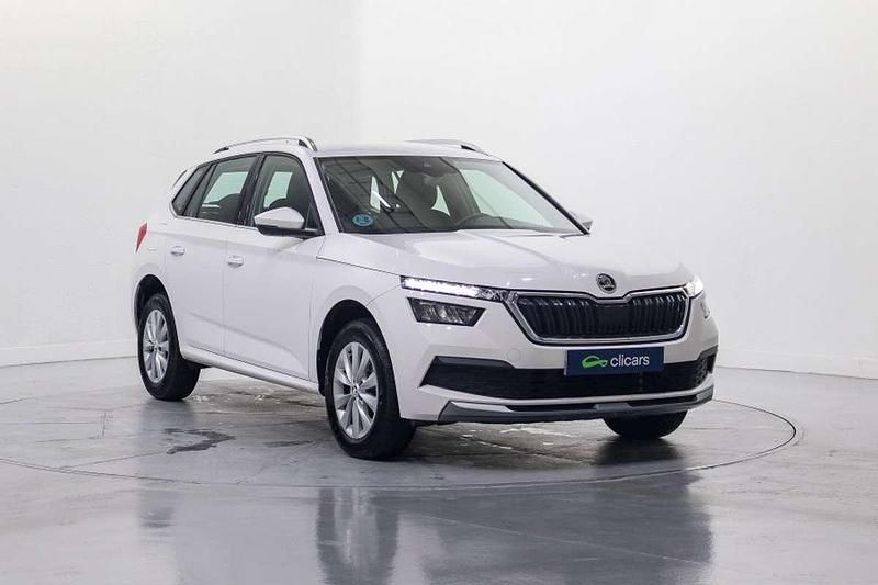 Usado Skoda Kamiq Ambition 110 CV (80 kW) 2021 Blanco SUV