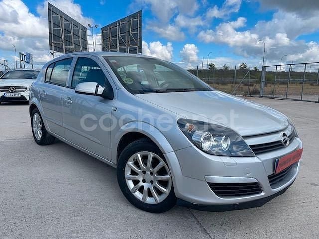 Gris / plata Usado 2005 Opel Astra Enjoy Berlina | 2500 € (Precio justo) - Imagen 1/4