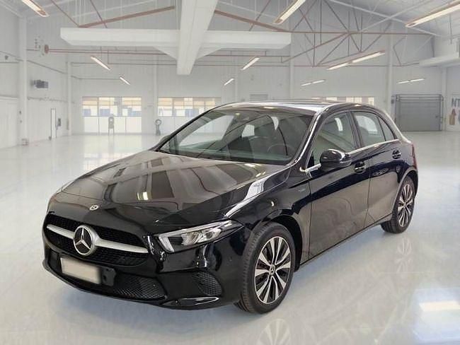 Usado Mercedes A250 219 CV (161 kW) 2021 Negro Berlina