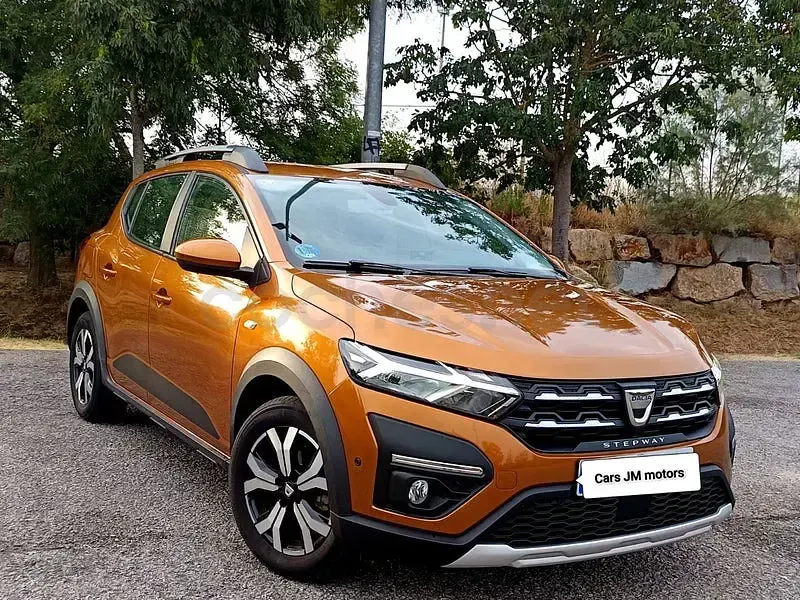 Usado Dacia Sandero Essentiel 100 CV (73 kW) 2021 Naranja Berlina
