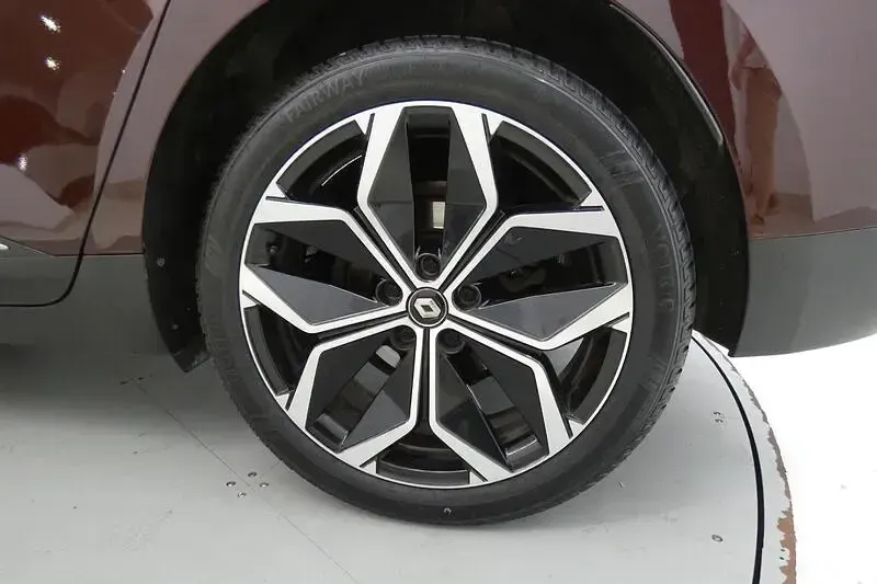 Usado Renault Grand Scénic IV Zen 150 CV (110 kW) 2021 Rojo Monovolumen