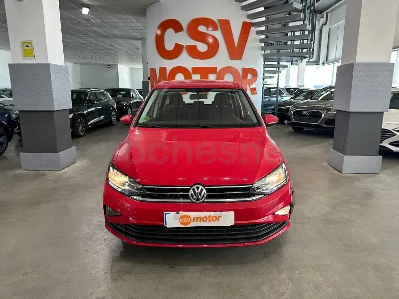 Usado VW Golf Sportsvan Edition 115 CV (84 kW) 2018 Rojo Monovolumen