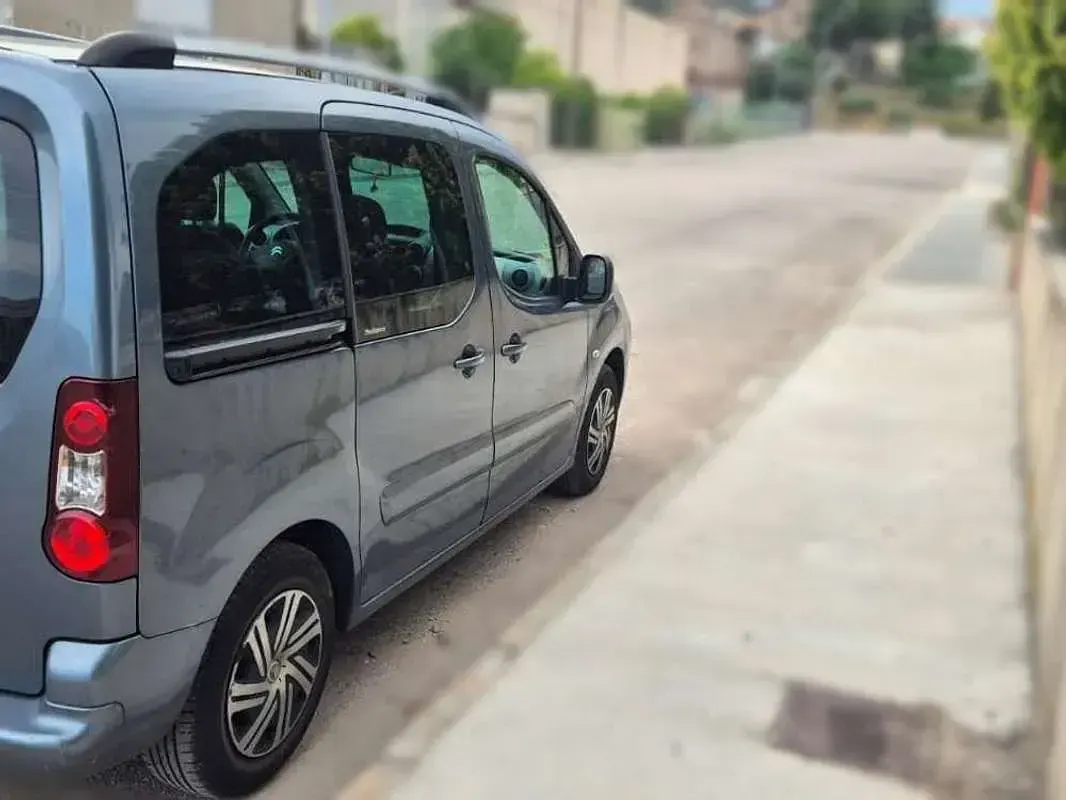 Usado Citroën Berlingo Seduction 114 CV (83 kW) 2012 Azul Monovolumen