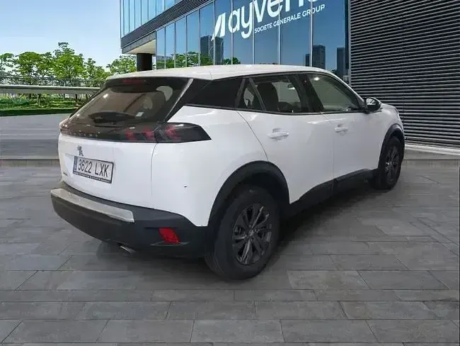 Usado Peugeot 2008 Active 110 CV (80 kW) 2022 Blanco SUV