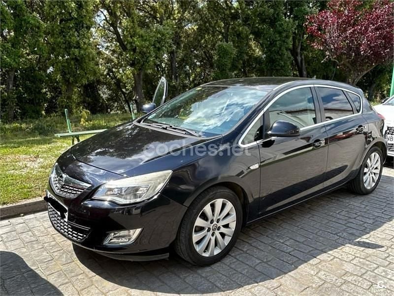 Negro Usado 2010 Opel Astra Sport Berlina | 4900 € (Precio justo) - Imagen 1/4