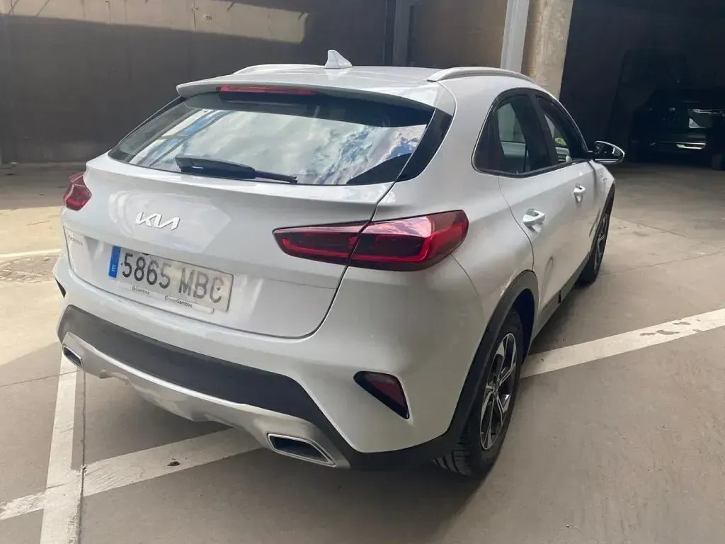 Usado Kia XCeed 120 CV (88 kW) 2022 Blanco SUV