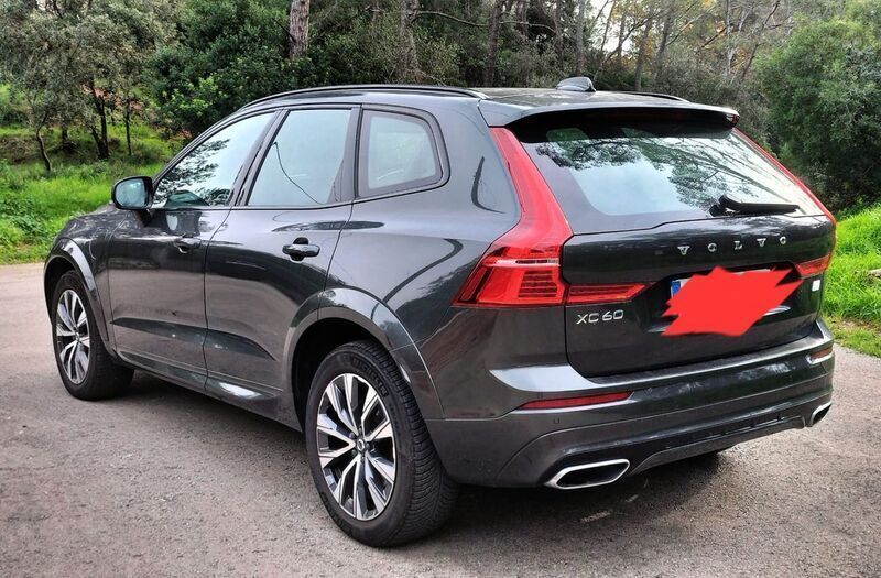 Usado Volvo XC60 R-Design 395 CV (290 kW) 2021 Oscuro SUV