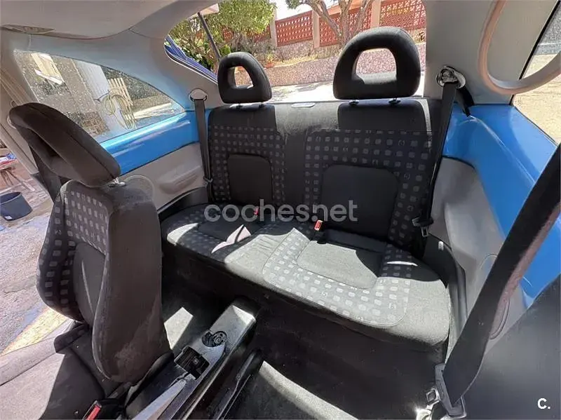 Usado VW New Beetle 90 CV (66 kW) 2000 Azul Utilitario