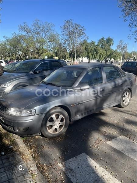 Usado Opel Vectra Elegance 125 CV (91 kW) 2001 Gris / plata Berlina