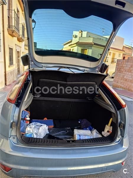 Usado Ford Focus Titanium 136 CV (100 kW) 2008 Azul Berlina