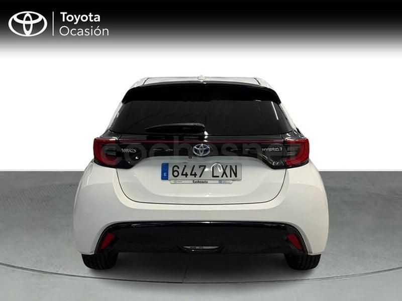 Usado Toyota Yaris Hybrid Style 116 CV (85 kW) 2022 Blanco Berlina