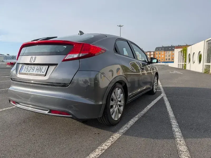 Usado Honda Civic Sport 142 CV (104 kW) 2012 Gris / plata Berlina