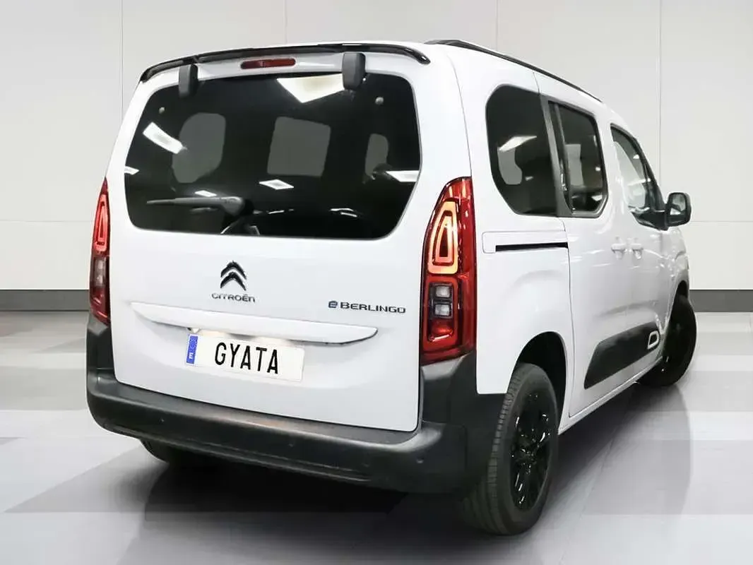 Usado Citroën Berlingo Shine 100 kW (136 CV) 2023 Blanco Monovolumen
