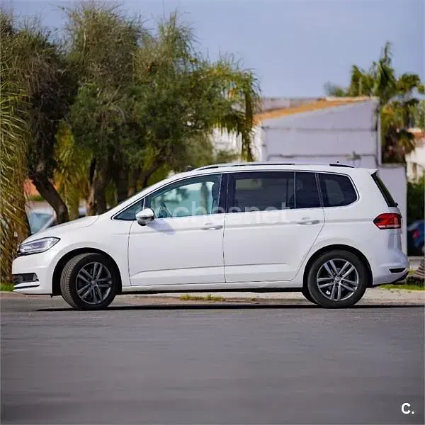 Usado VW Touran Sportline 150 CV (110 kW) 2017 Blanco Monovolumen