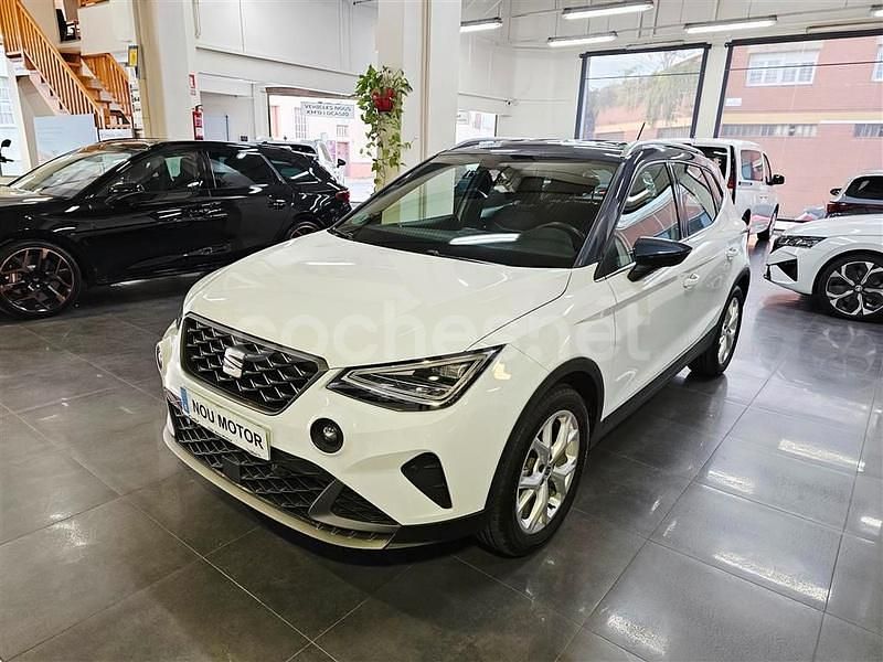 Blanco Usado 2024 Seat Arona FR SUV | 21.400 € (Un poco caro) - Imagen 1/4