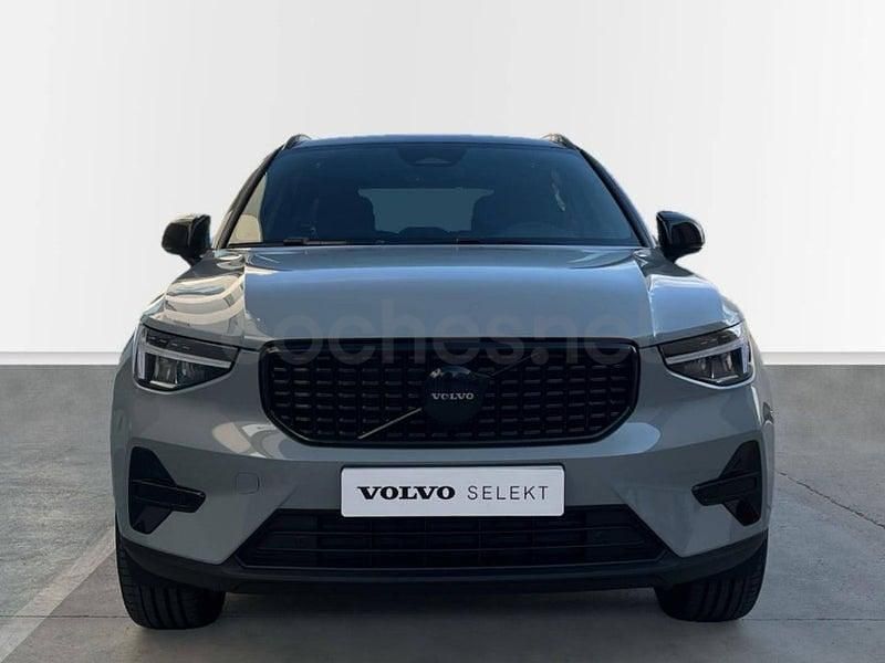 Nuevo Volvo XC40 Plus 163 CV (119 kW) 2025 Gris / plata SUV